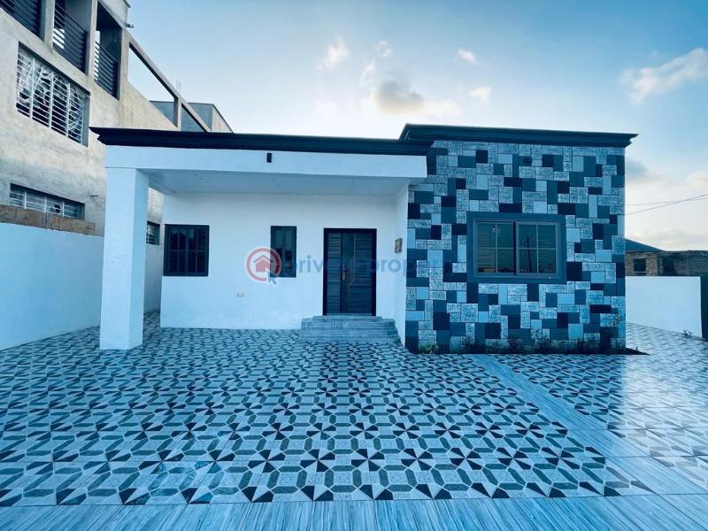 3 bedroom House For Sale Botwe Lakeside School Junction Close To The Melcom La Nkwantanang Madina Municipal Accra - 1