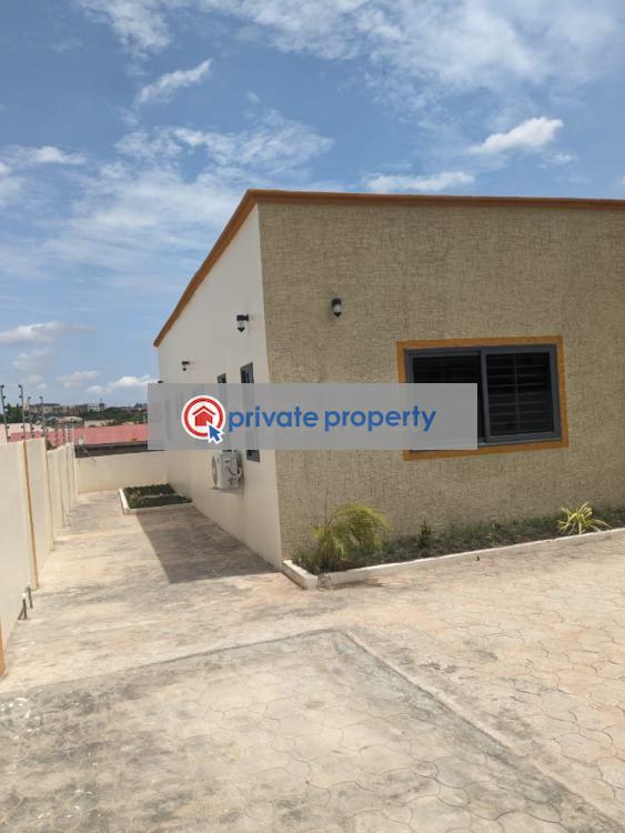 3 bedroom Detached Bungalow For Sale &nbsp;oyarifa Oyarifa La Nkwantanang Madina Municipal Accra - 1
