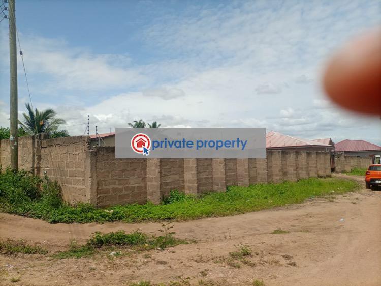 3 bedroom Townhouse For Sale &nbsp;obolo Estate, Along Kasoa Liberia Camp Stretch Kasoa Awutu-Senya East Central Region - 7