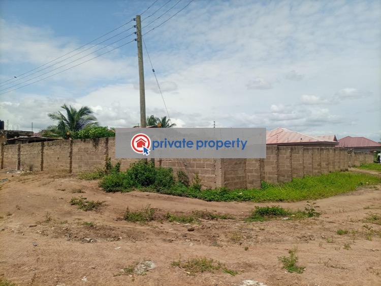 3 bedroom Townhouse For Sale &nbsp;obolo Estate, Along Kasoa Liberia Camp Stretch Kasoa Awutu-Senya East Central Region - 5