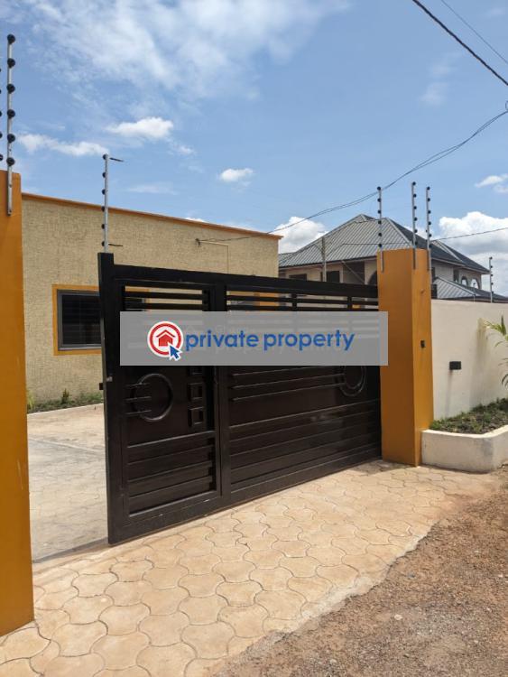 3 bedroom Detached Bungalow For Sale &nbsp;oyarifa Oyarifa La Nkwantanang Madina Municipal Accra - 4