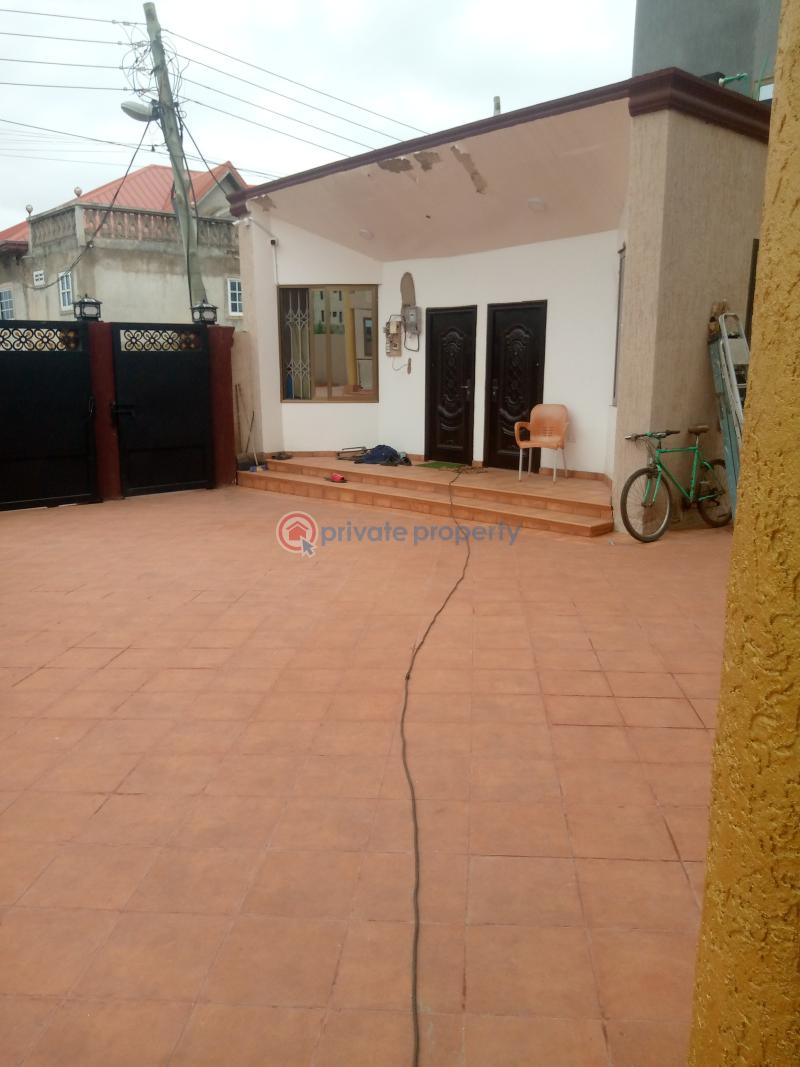 3 bedroom Apartment For Rent East Airport Airport Residential Area Accra - 1