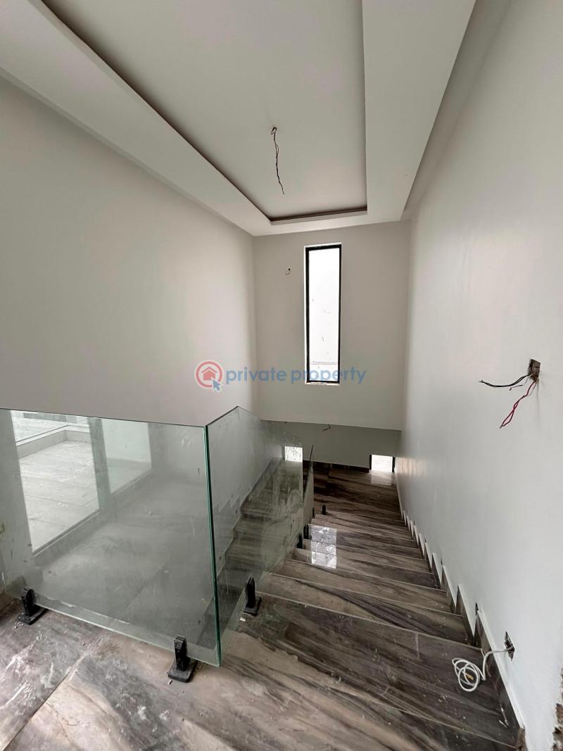 4 bedroom Townhouse For Sale East Airport Airport Residential Area Accra - 8