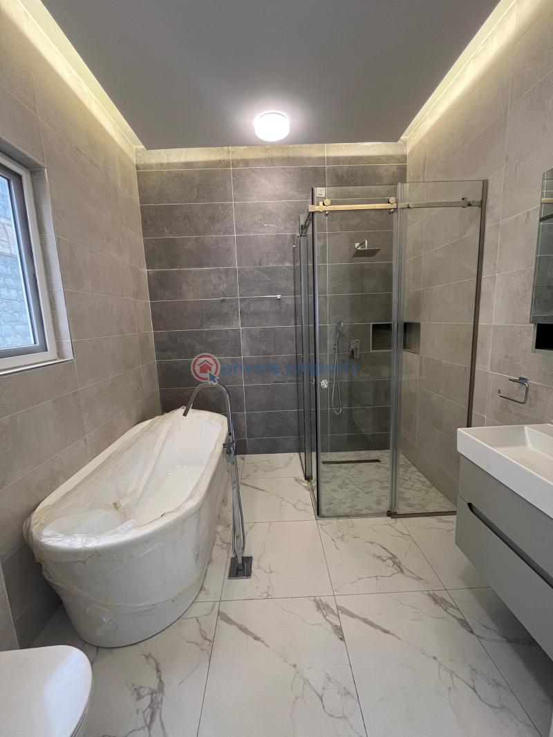 4 bedroom House For Sale East Airport Airport Residential Area Accra - 19