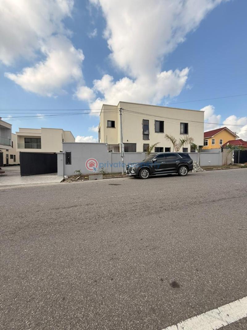 4 bedroom Townhouse For Sale Accra East Legon  - 1