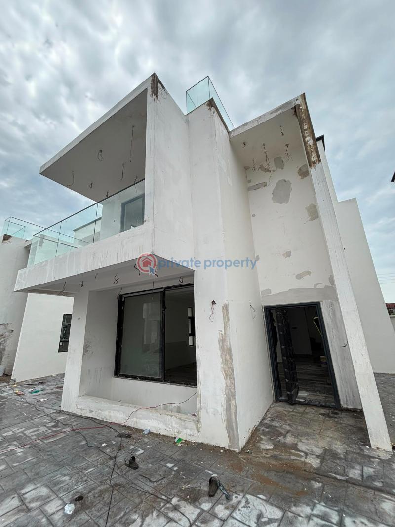 4 bedroom Townhouse For Sale East Airport Airport Residential Area Accra - 1