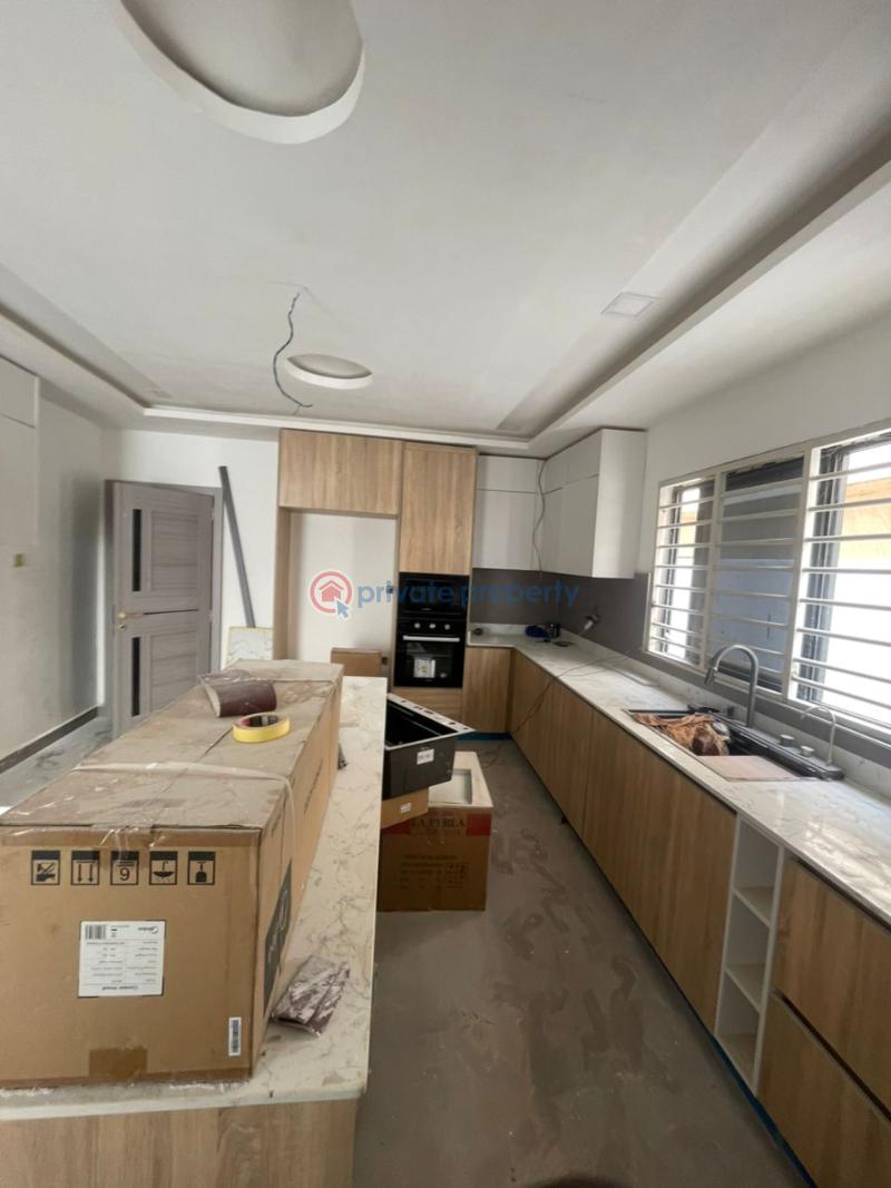 4 bedroom House For Sale Lashibi Spintex Accra - 14