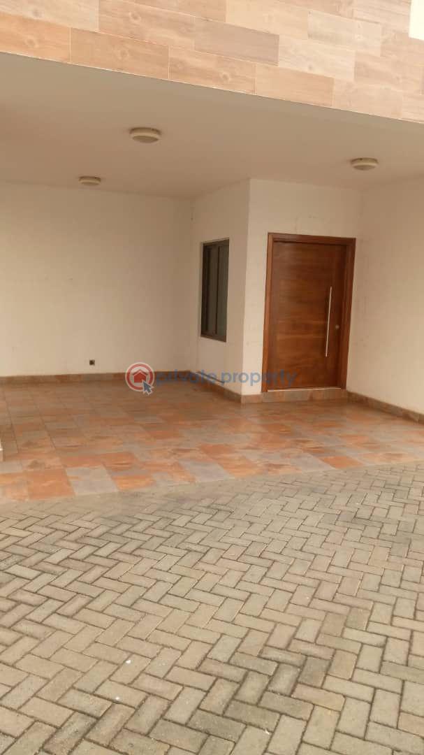 4 bedroom Townhouse For Rent Airport Residential Area Accra - 1