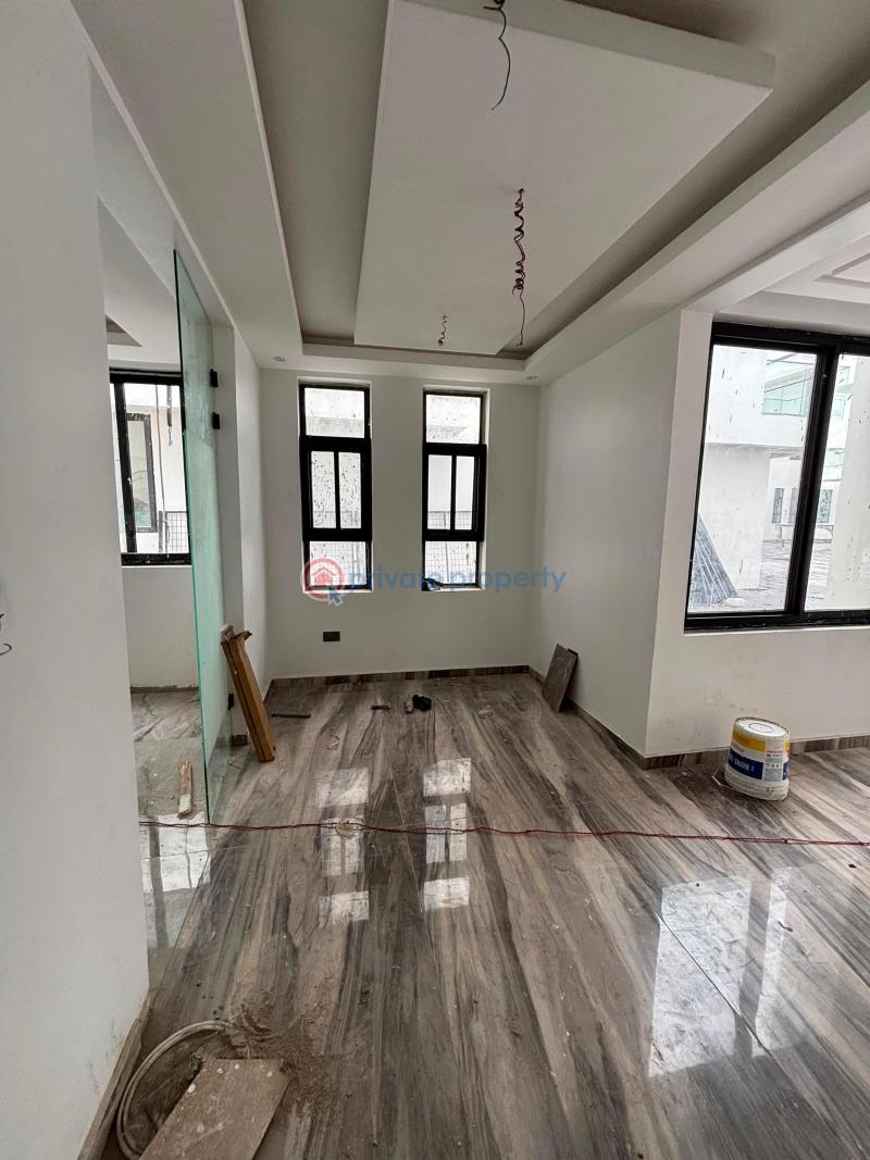 4 bedroom Townhouse For Sale East Airport Airport Residential Area Accra - 6
