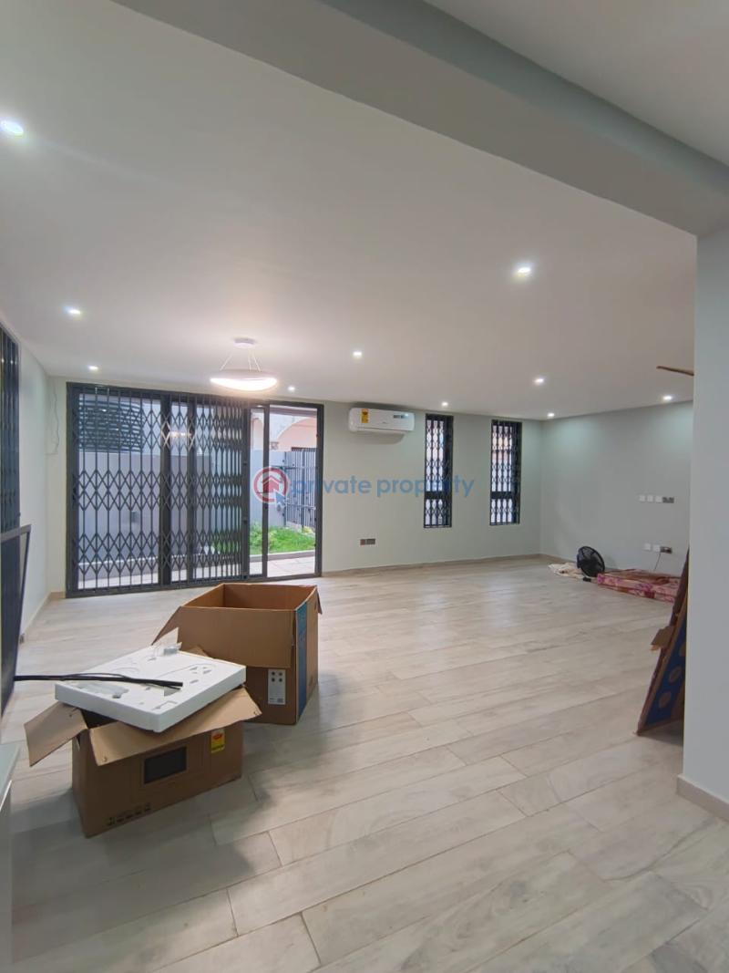 4 bedroom House For Rent Burma Hills Airport Hills Airport Residential Area Accra - 3