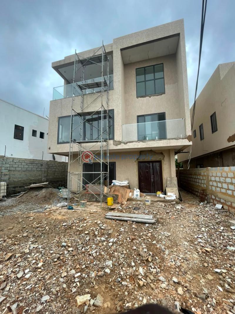 4 bedroom House For Sale East Airport Airport Residential Area Accra - 0