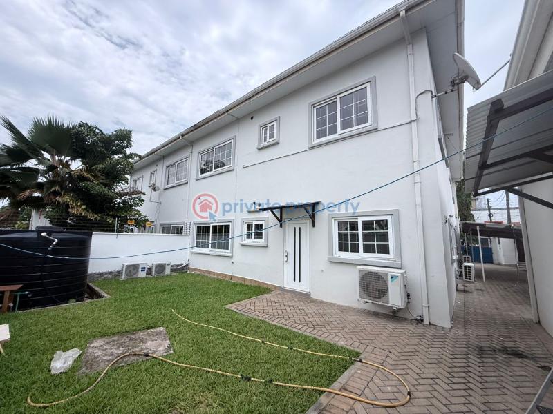 4 bedroom House For Rent East La La Dade Kotopon Municipal Accra - 1