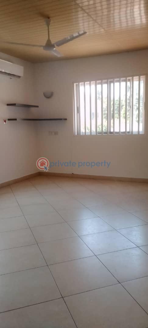 4 bedroom House For Rent The Browns Realtor ,osu Oxford Street, Around The Mtn Office Osu Road Accra - 6