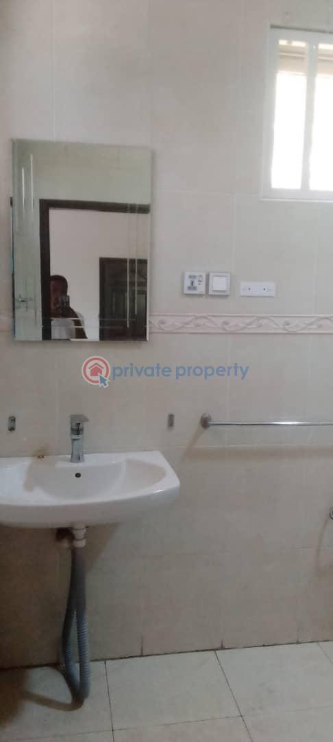 4 bedroom House For Rent The Browns Realtor ,osu Oxford Street, Around The Mtn Office Osu Road Accra - 28