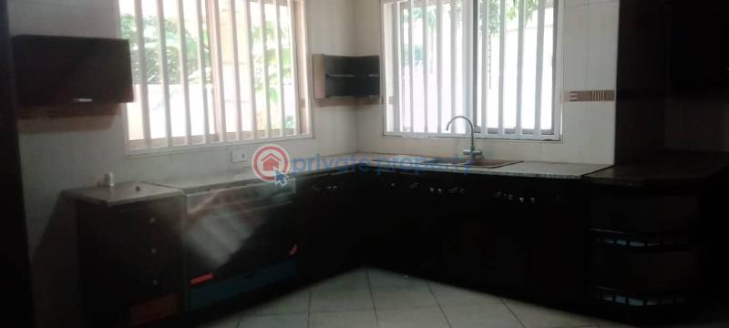 4 bedroom House For Rent The Browns Realtor ,osu Oxford Street, Around The Mtn Office Osu Road Accra - 20