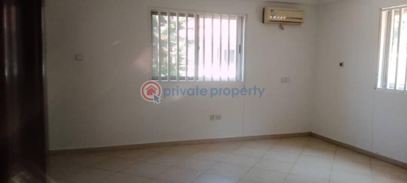 4 bedroom House For Rent The Browns Realtor ,osu Oxford Street, Around The Mtn Office Osu Road Accra - 21