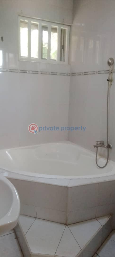 4 bedroom House For Rent The Browns Realtor ,osu Oxford Street, Around The Mtn Office Osu Road Accra - 24