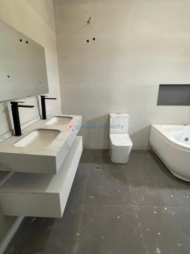 4 bedroom House For Sale Lashibi Spintex Accra - 13