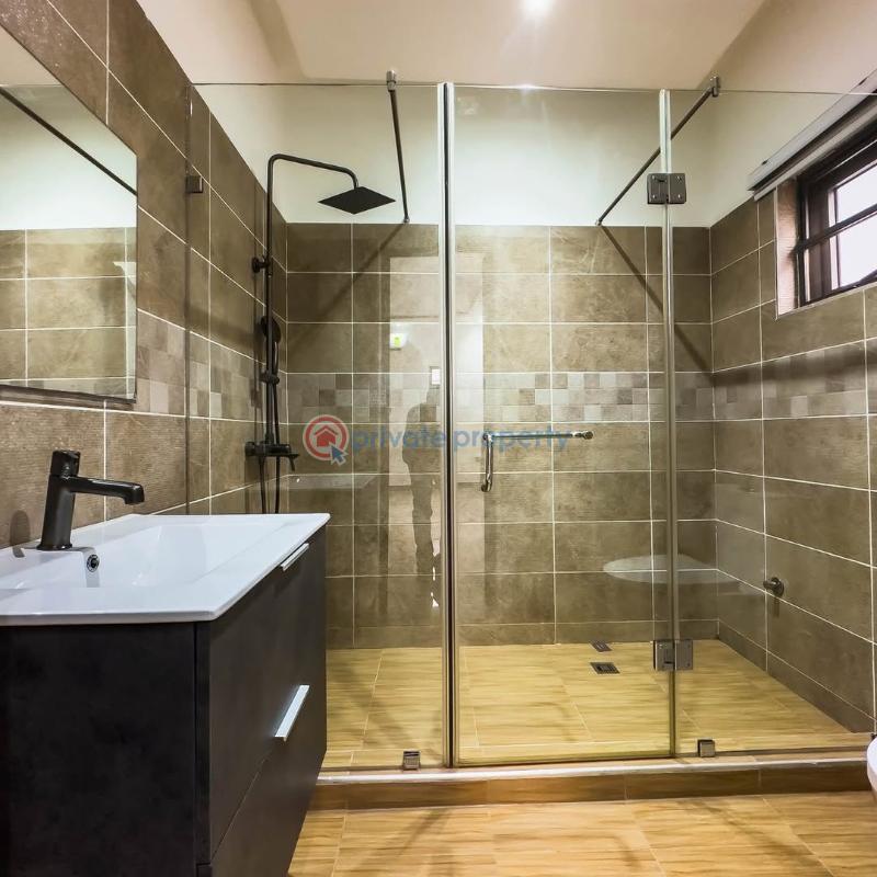 4 bedroom House For Sale Lakeside Estate Ashaley Botwe Adenta Municipal Accra - 6