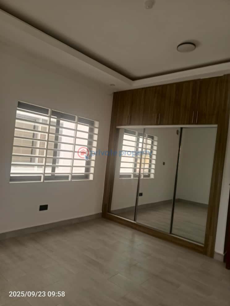 4 bedroom House For Sale Sakumono Spintex Accra - 5