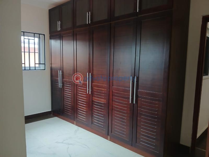 4 bedroom House For Sale Achimota Accra - 4