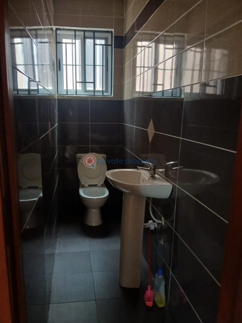 4 bedroom House For Sale Achimota Accra - 6