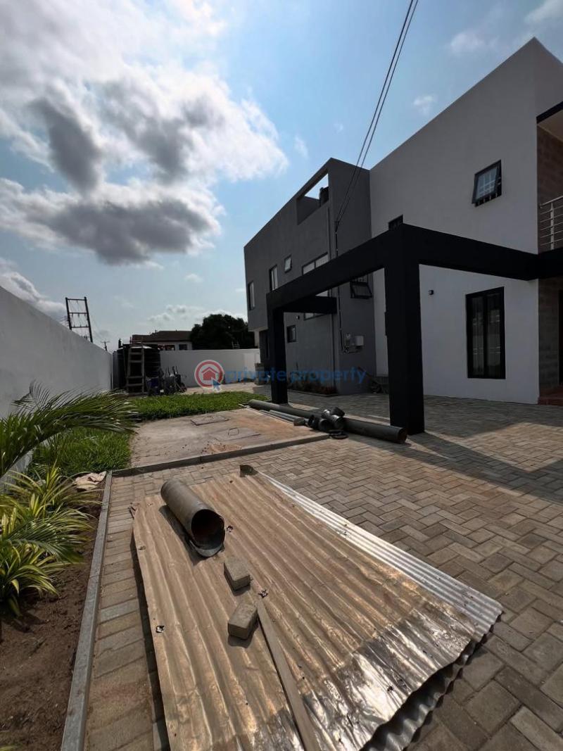 4 bedroom House For Sale American House East Legon Accra - 1