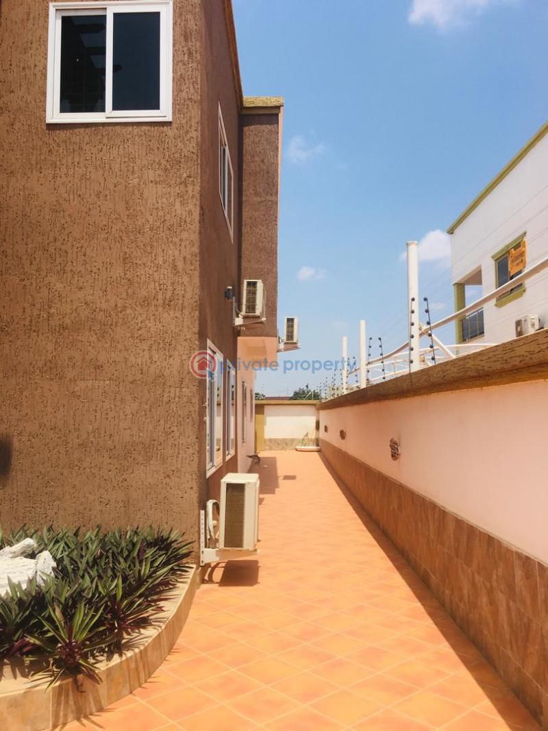 4 bedroom House For Sale Ogbojo East Legon Accra - 2