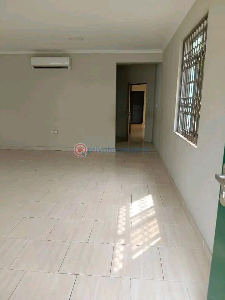 4 bedroom House For Rent Osu Accra - 4