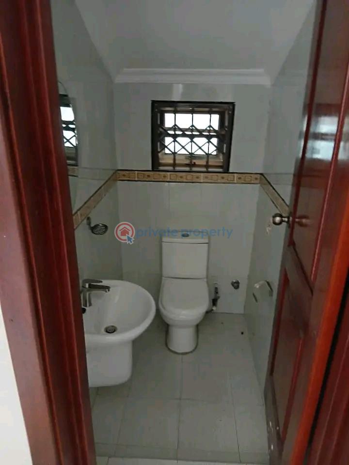 4 bedroom House For Rent Osu Accra - 9