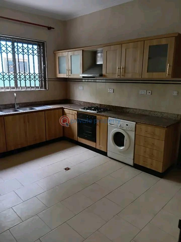 4 bedroom House For Rent Osu Accra - 2