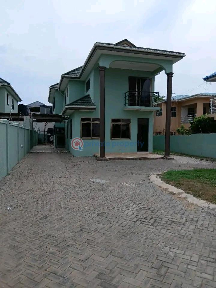 4 bedroom House For Rent Osu Accra - 0