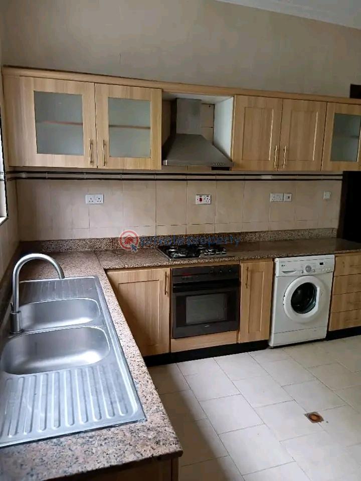 4 bedroom House For Rent Osu Accra - 1