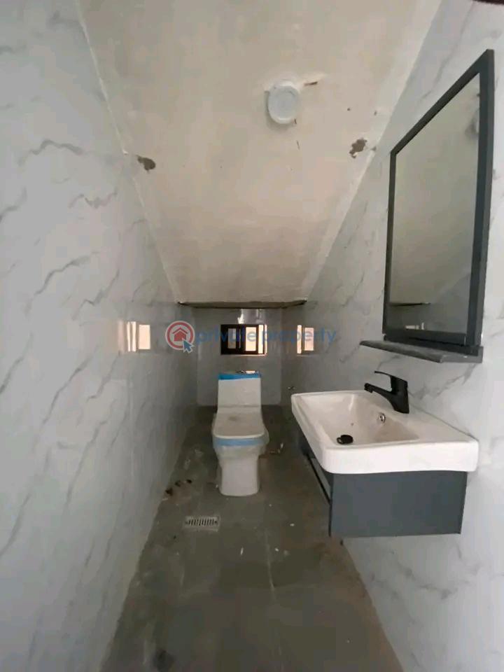 4 bedroom House For Sale Spintex Accra - 6