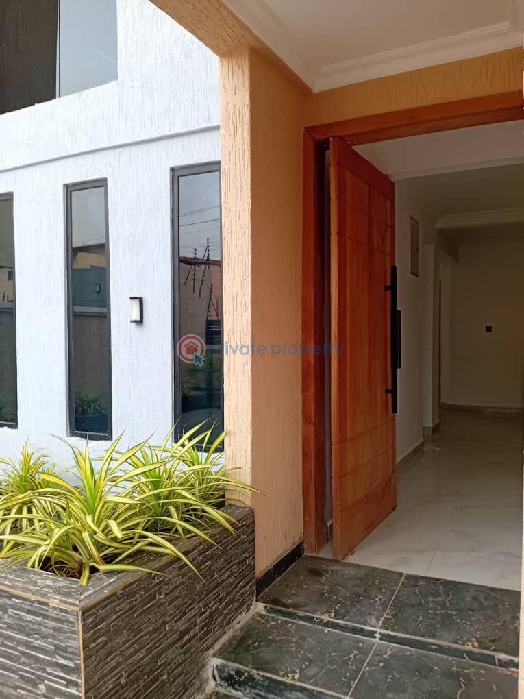 4 bedroom House For Sale North Kaneshie Accra - 6