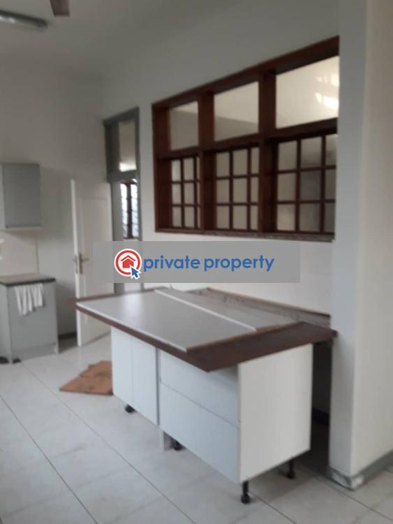 4 bedroom Detached Bungalow For Sale &nbsp;dansoman Opposite Papa's Pizza Accra Metropolitan  - 8