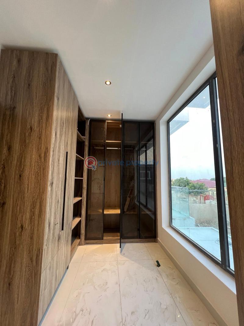 4 bedroom House For Sale School Junction East Legon Accra - 11