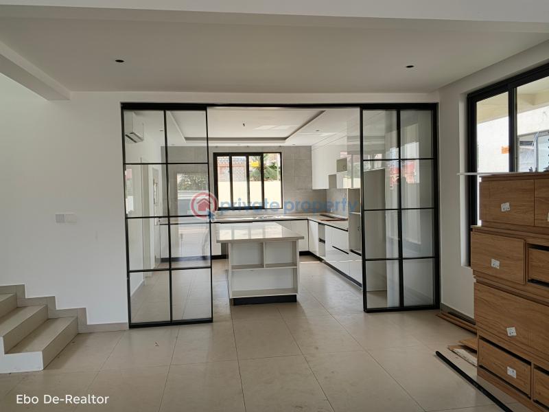 4 bedroom House For Sale School Junction Adjiringanor East Legon Accra - 2