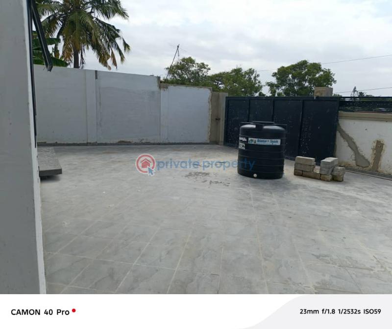 4 bedroom House For Sale Sakumono Spintex Accra - 6