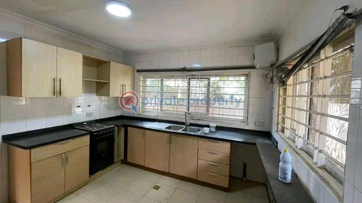 4 bedroom House For Rent Tesano Accra - 2