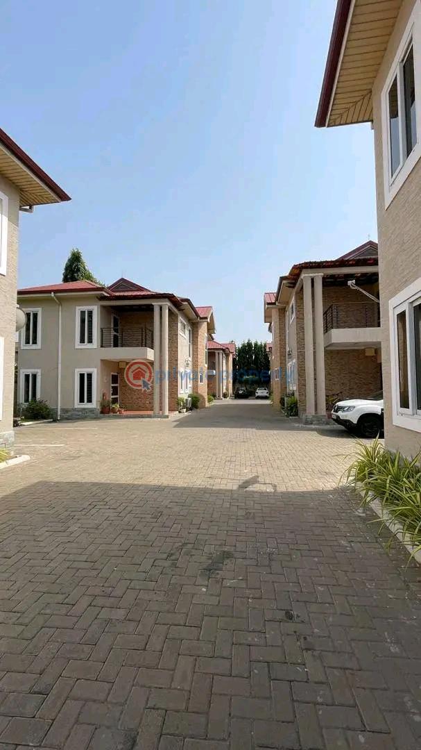 4 bedroom House For Rent Tesano Accra - 1