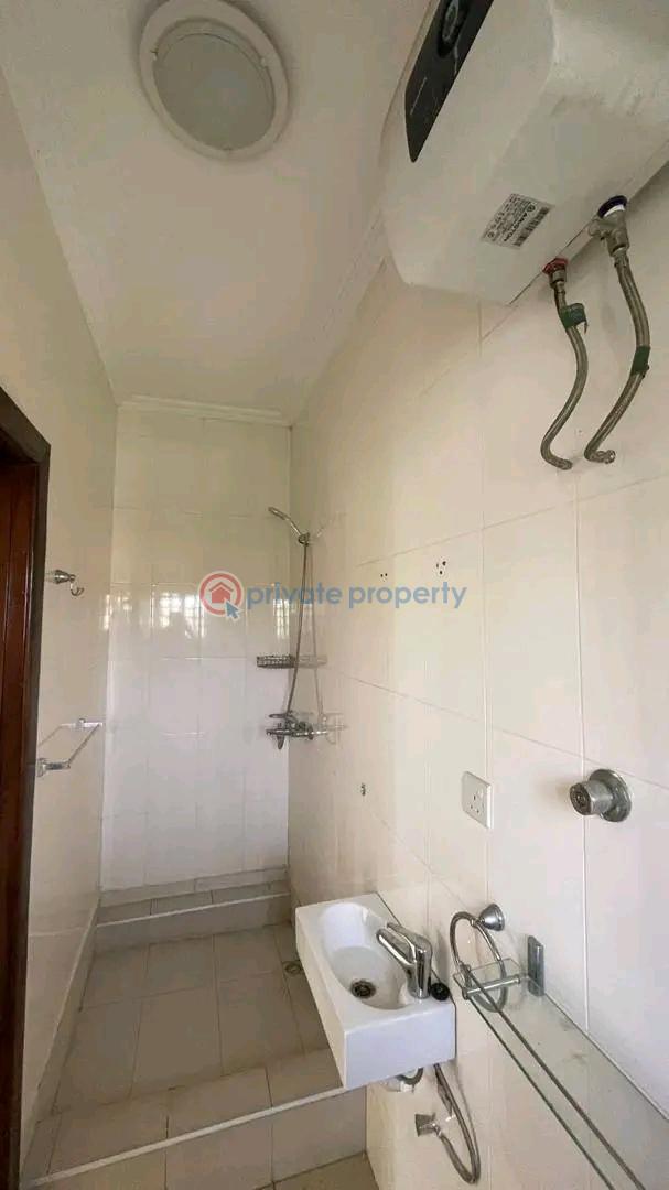 4 bedroom House For Rent Tesano Accra - 6
