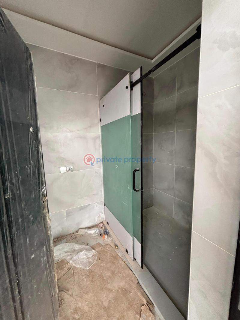 4 bedroom Townhouse For Sale East Airport Airport Residential Area Accra - 11