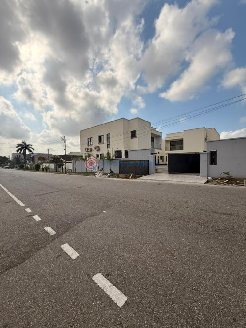 4 bedroom Townhouse For Sale Accra East Legon  - 2