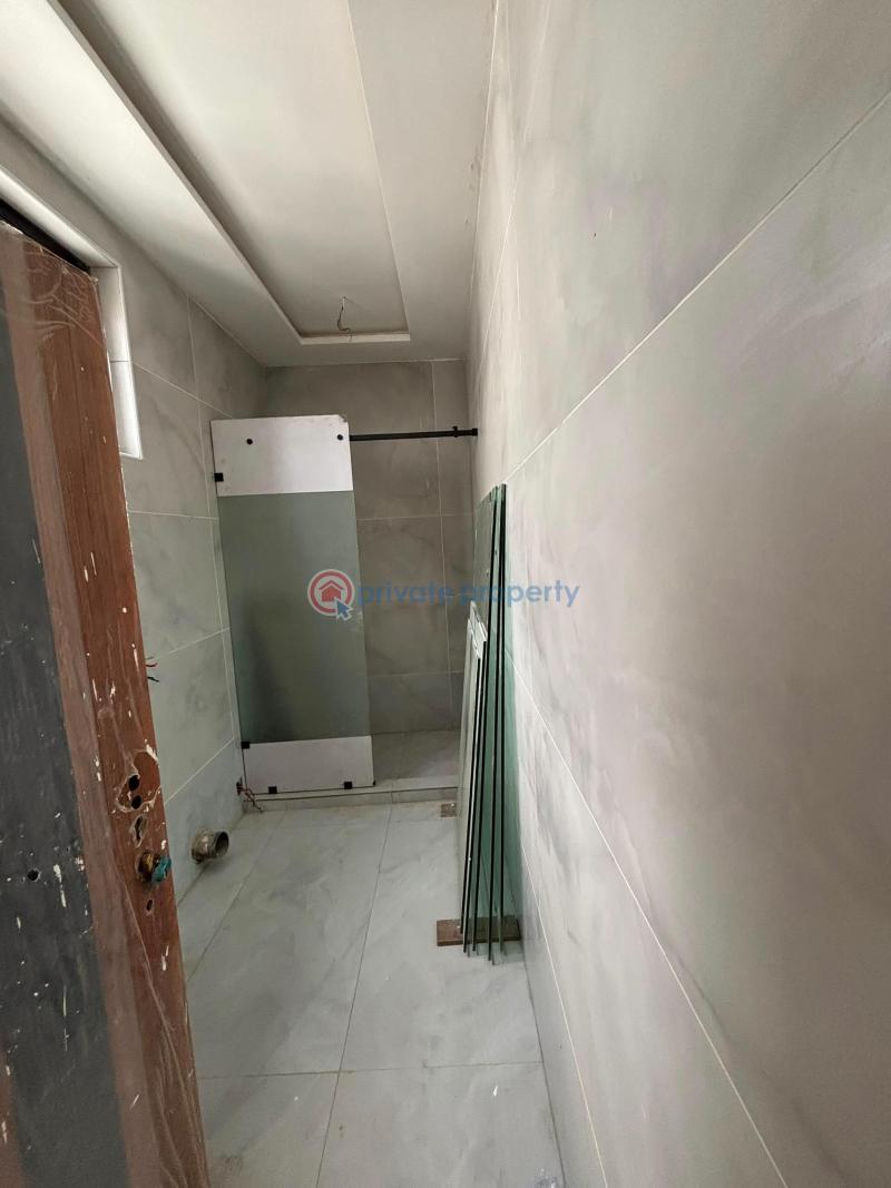 4 bedroom Townhouse For Sale East Airport Airport Residential Area Accra - 10
