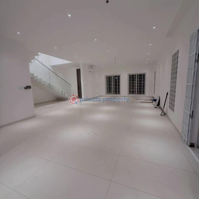 4 bedroom House For Sale Sakumono Spintex Accra - 4