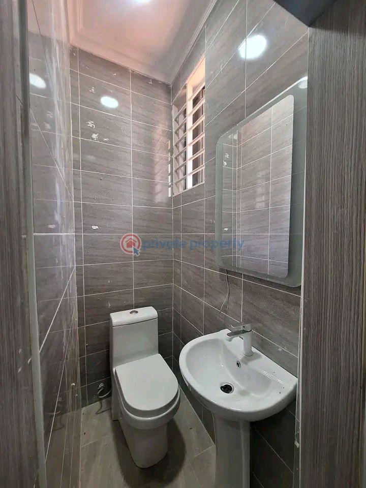 4 bedroom Townhouse For Sale Spintex Accra - 4