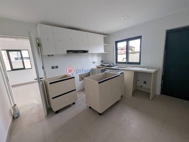 4 bedroom House For Sale Achimota Accra - 4