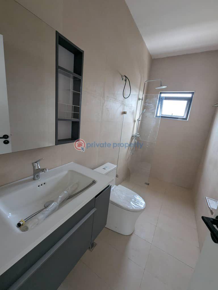 4 bedroom House For Sale Achimota Accra - 5