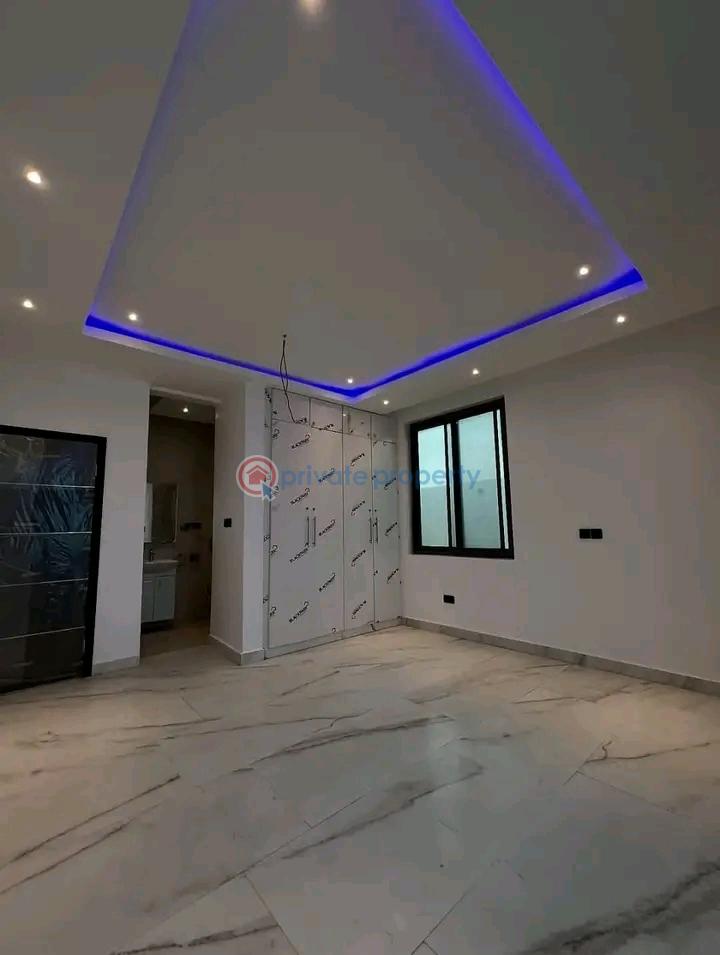 4 bedroom Townhouse For Sale East Airport Airport Residential Area Accra - 2